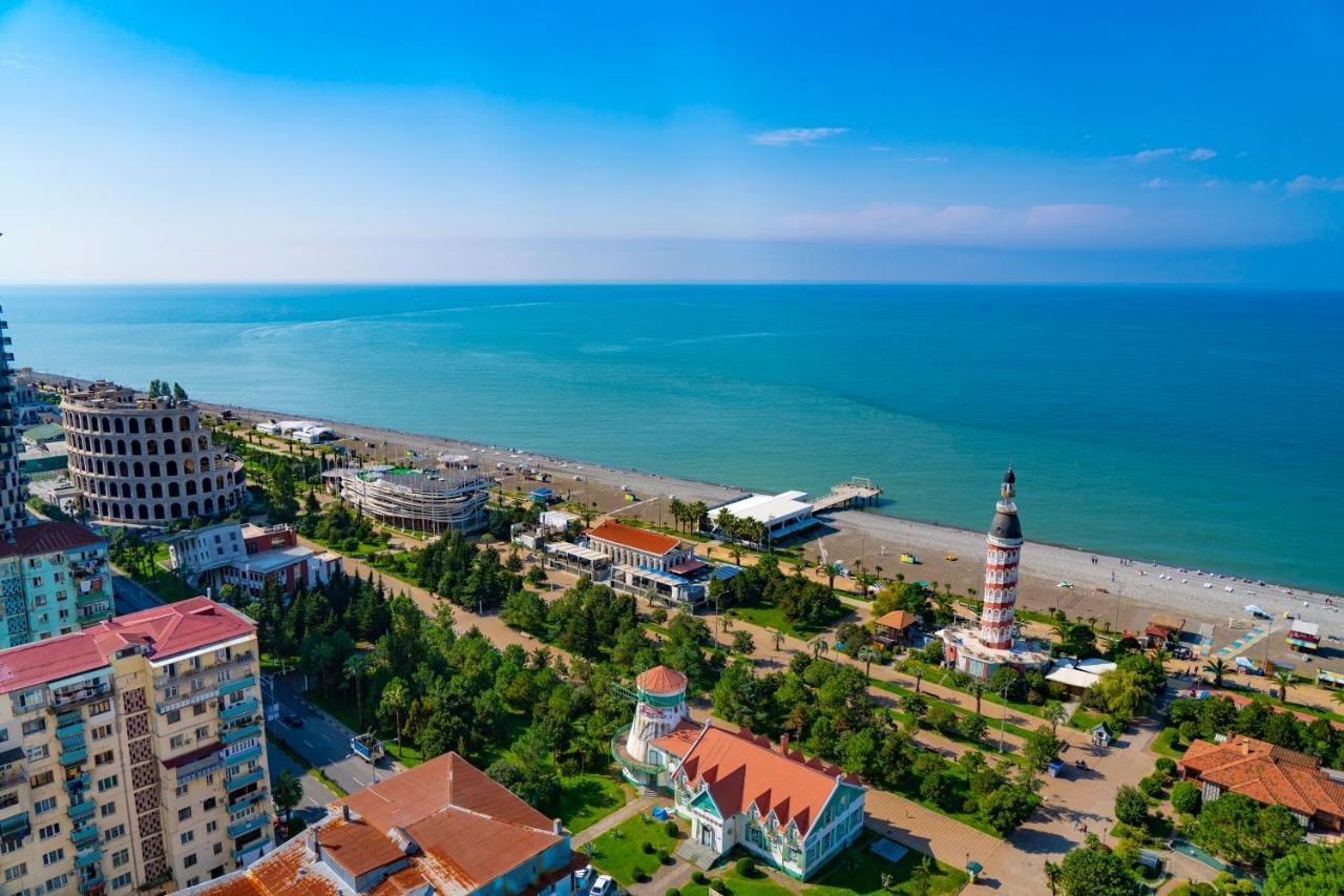 Seaside Resort In New Orbi Twins 바투미 외부 사진