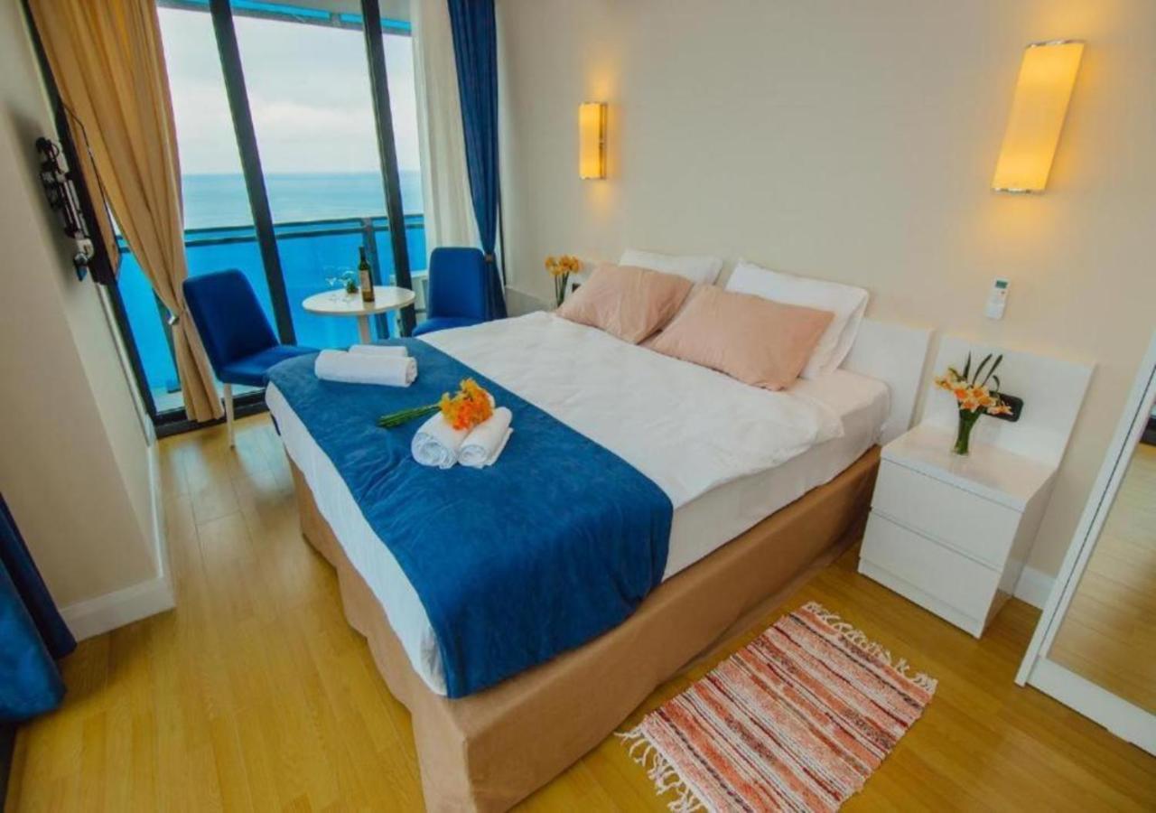 Seaside Resort In New Orbi Twins 바투미 외부 사진