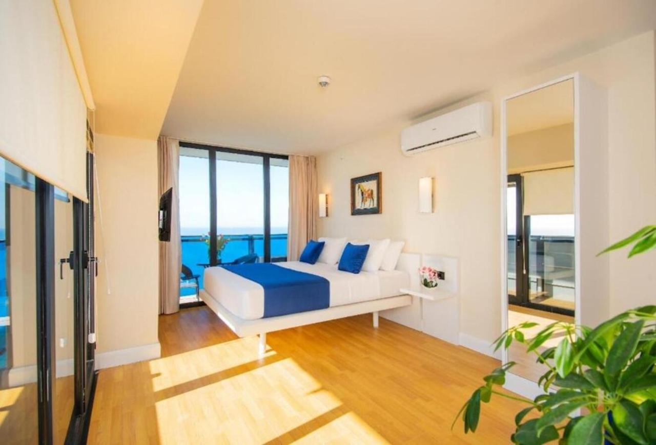 Seaside Resort In New Orbi Twins 바투미 외부 사진