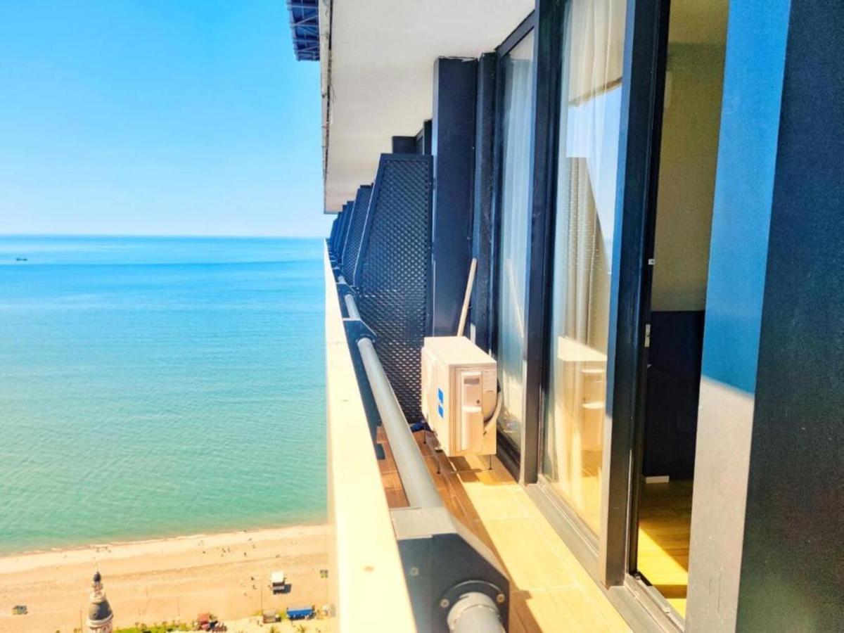 Seaside Resort In New Orbi Twins 바투미 외부 사진