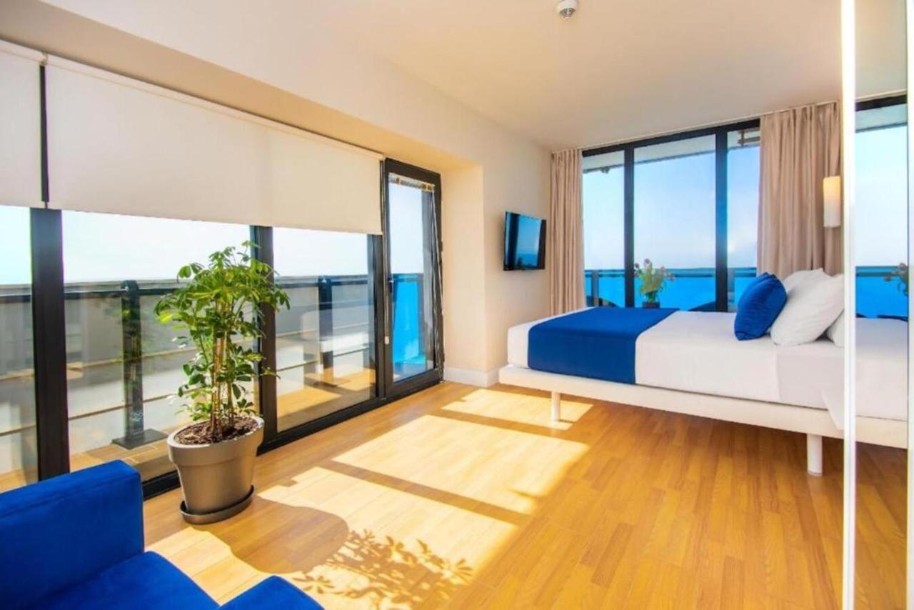 Seaside Resort In New Orbi Twins 바투미 외부 사진
