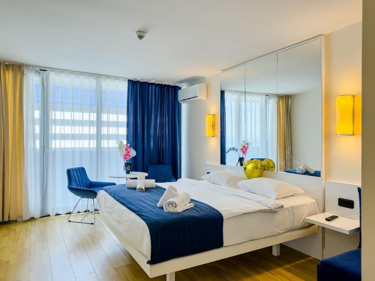 Seaside Resort In New Orbi Twins 바투미 외부 사진