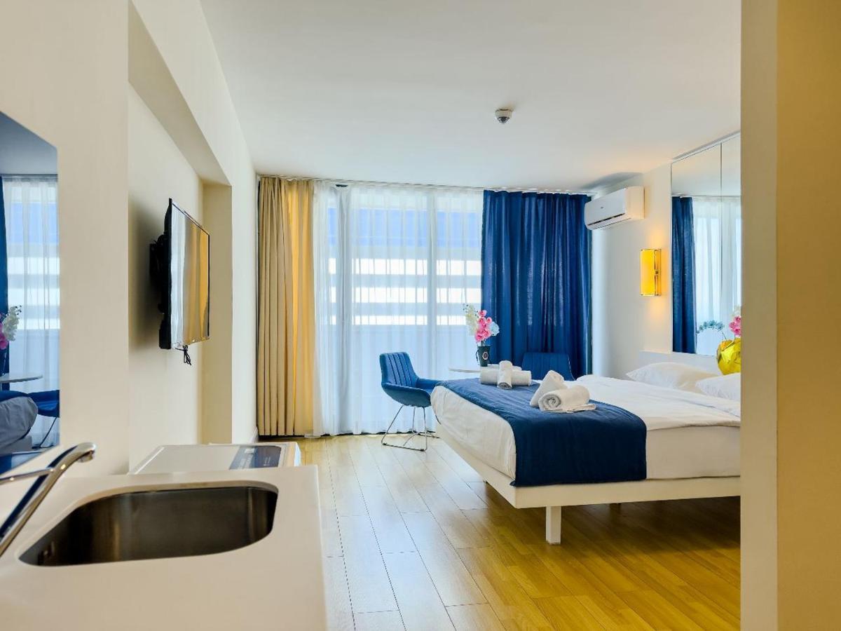 Seaside Resort In New Orbi Twins 바투미 외부 사진