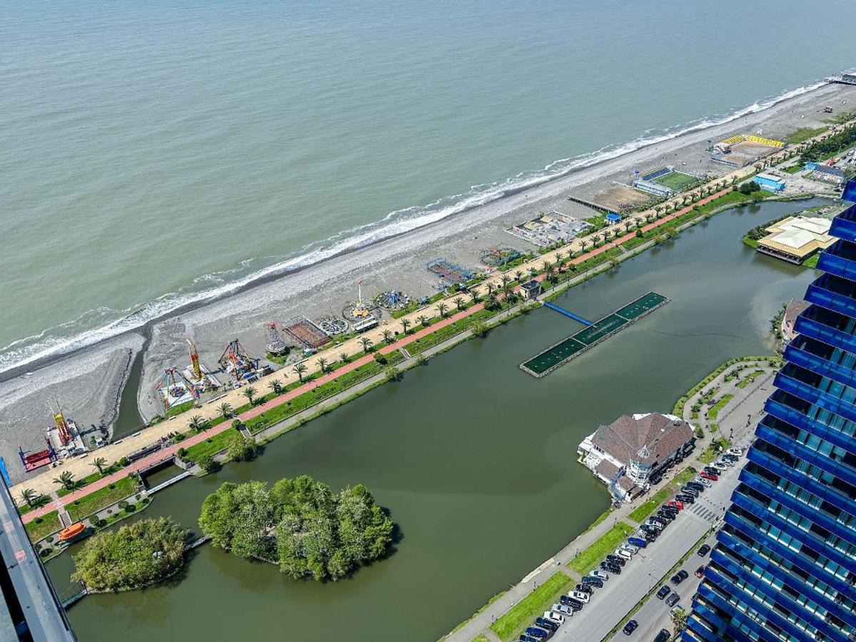 Seaside Resort In New Orbi Twins 바투미 외부 사진