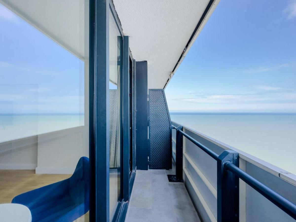 Seaside Resort In New Orbi Twins 바투미 외부 사진